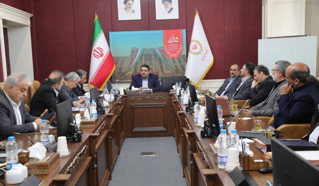 رهاسازی ۵۰ هزار قطعه ماهی کپور در دریاچه شهدای خلیجفارس با هدف احیای زیستبوم و توسعه گردشگری
