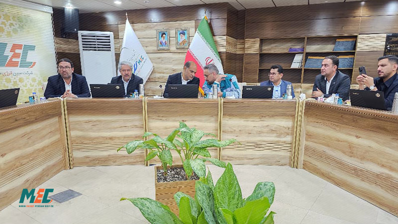 در مراسم امضای تفاهمنامه همکاری برای حفاظت از زیستگاه لاکپشتهای منقار عقابی خلیج فارس، دکتر پاسالار، فرماندار محترم عسلویه، ضمن تبریک به مناسبت حضور دکتر محمدهاشم نجفی اردکانی در مدیریت شرکت مبین انرژی خلیج فارس، ایشان را مدیری توانمند با سوابق موفق در سمتهای پیشین معرفی کرد.
