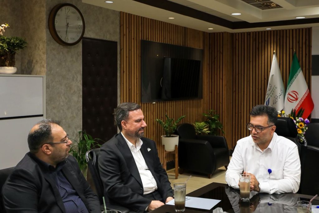 تأکید مدیران عامل پازارگاد و پتروشیمیهای پارس، هنگام و کنگان بر توسعه همکاریها درمنطقه