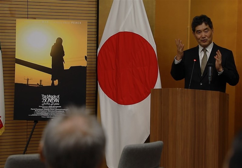 ادای احترام سفیر ژاپن به جانبازِ دفاع مقدس/ وقتی «معجزه بناسان» به زبان سامورایی به نمایش درآمد
