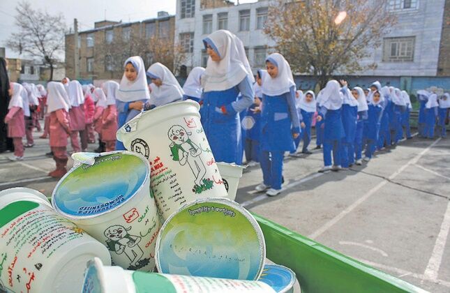 توزیع شیر در مدارس فارس به کجا رسید؟