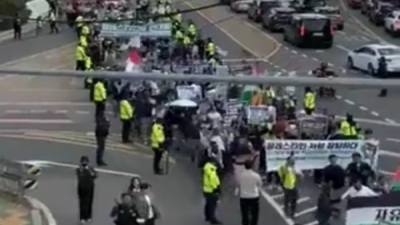 راهپیمایی مردم کره جنوبی در حمایت از غزه