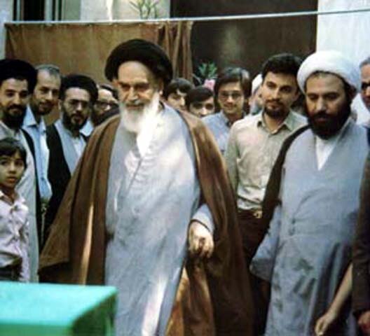 مخالفان و موافقان بدون هیاهو و جنجال نظراتشان را بگویند