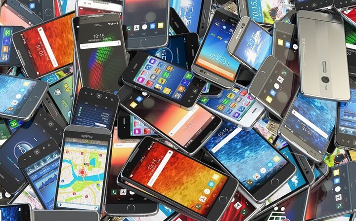 ترخیص ۱۳ میلیون تلفن همراه از گمرکات کشور