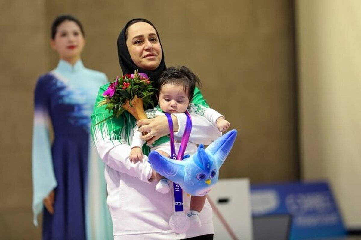 حضور ساره جوانمردی به همراه فرزندش در پارالمپیک پاریس