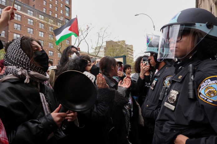 پلیس آمریکا ۱۰۰ طرفدار فلسطین را در دانشگاه کلمبیا بازداشت کرد