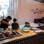 موکب داران کوچکک، ودکان و نوجوانان شهرستان کارون استان خوزستان در ماه محرم تکیه های کوچک محلی برپا کرده اند.