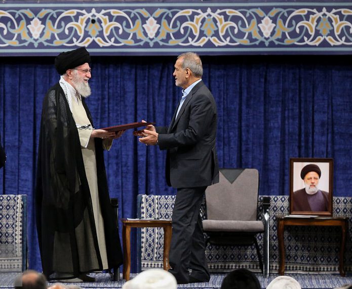 مراسم تنفیذ حکم چهاردهمین دوره ریاست جمهوری اسلامی ایران‌