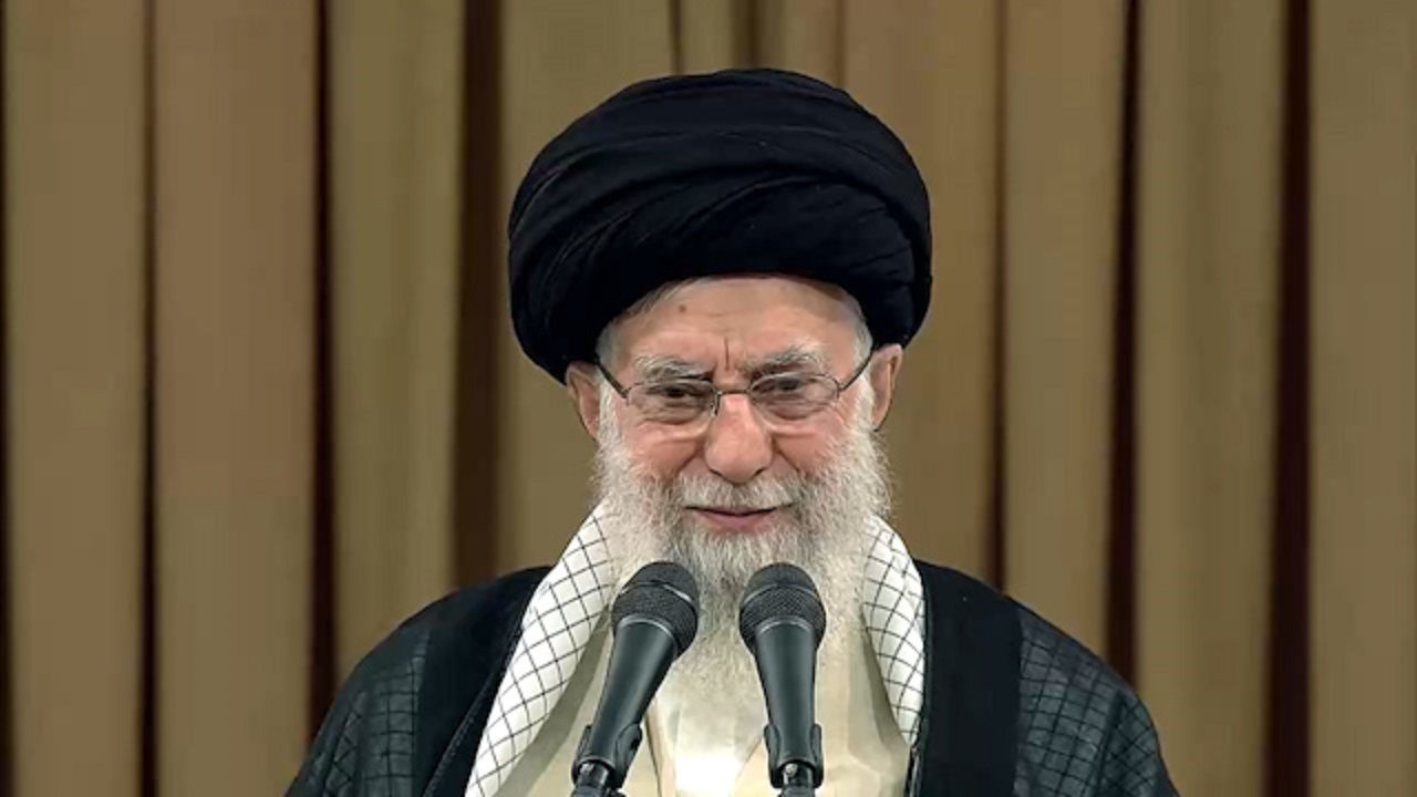 مزاح رهبر انقلاب با رئیس‌جمهور منتخب در دیدار با نمایندگان مجلس