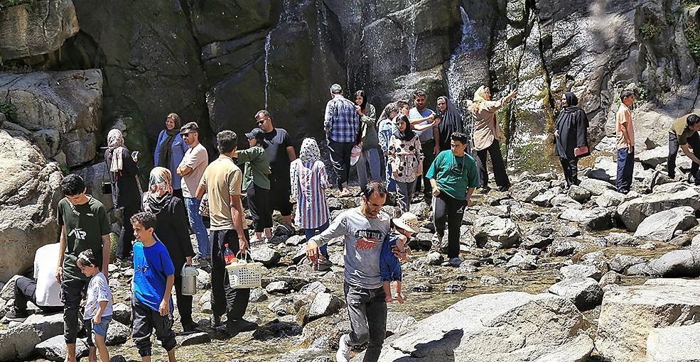 تفریحات تابستانی در گنج نامه همدان