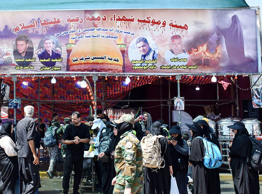 پذیرایی موکب‌داران عراقی در مرز منذریه