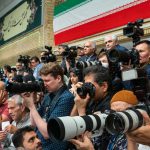 بدون شرح، به مناسبت روز خبرنگار، برخلاف معمول که همه اتفاقات روبه دوربین عکاسان و در میان کلمات خبرنگاران به تصویر کشیده می‌شوند، این‌بار  ثبت لحظاتی هرچند کوتاه از تلاش‌های بی‌وقفه عکاسان و خبرنگاران در زمان وقوع یک رخداد یا برگزاری رزمایش‌ها و وقوع حوادث طبیعی شهرهای مختلف کشور، تصاویر متفاوتی را خلق کرده است.