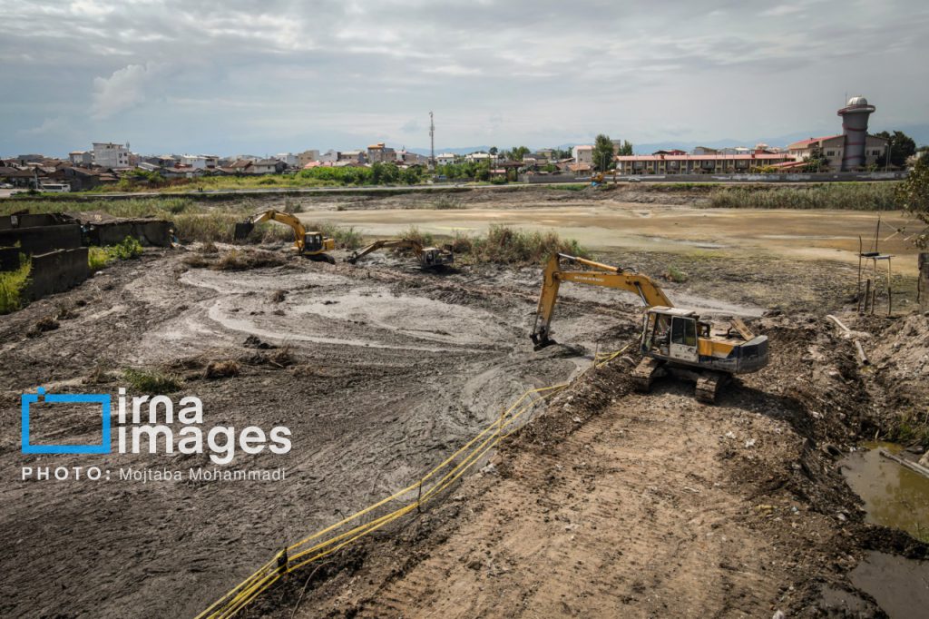 احیاء و ساماندهی تالاب عینک رشت، تالاب عینک یکی از بزرگترین تالاب‌های کشور در منطقه ی چهار شهر رشت و دومین تالاب بزرگ استان گیلان است.