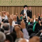 دیدار پیشکسوتان و فعالان دفاع مقدس و مقاومت با رهبر معظم انقلاب،پیشکسوتان و فعالان دفاع مقدس و مقاومت، خانواده‌های شهدا، هنرمندان و نویسندگان با رهبر معظم انقلاب دیدار کردند.