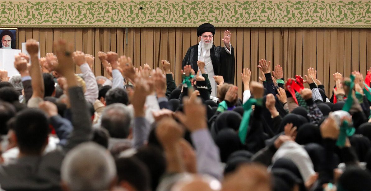 دیدار پیشکسوتان و فعالان دفاع مقدس و مقاومت با رهبر معظم انقلاب