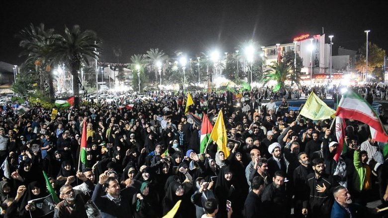 شادی مردم از حمله موشکی به رژیم صهیونیستی در کشور