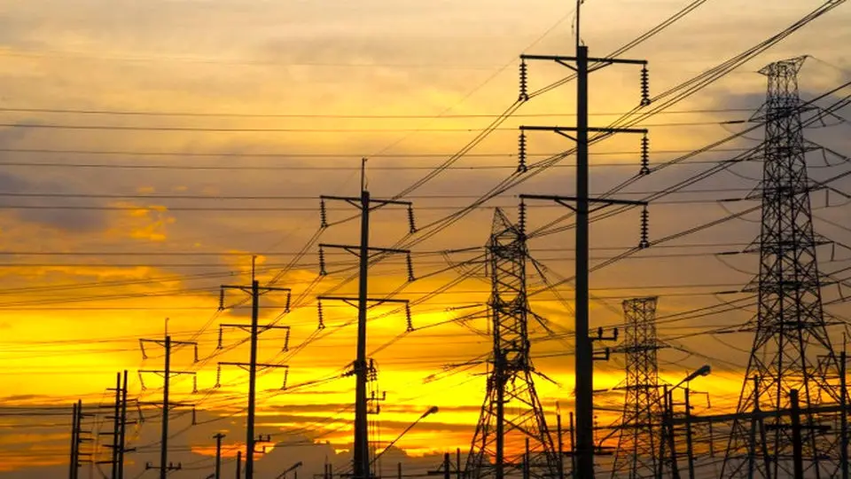 برق گران می شود/ صنعت برق نباید وابسته به بودجه دولتی باشد