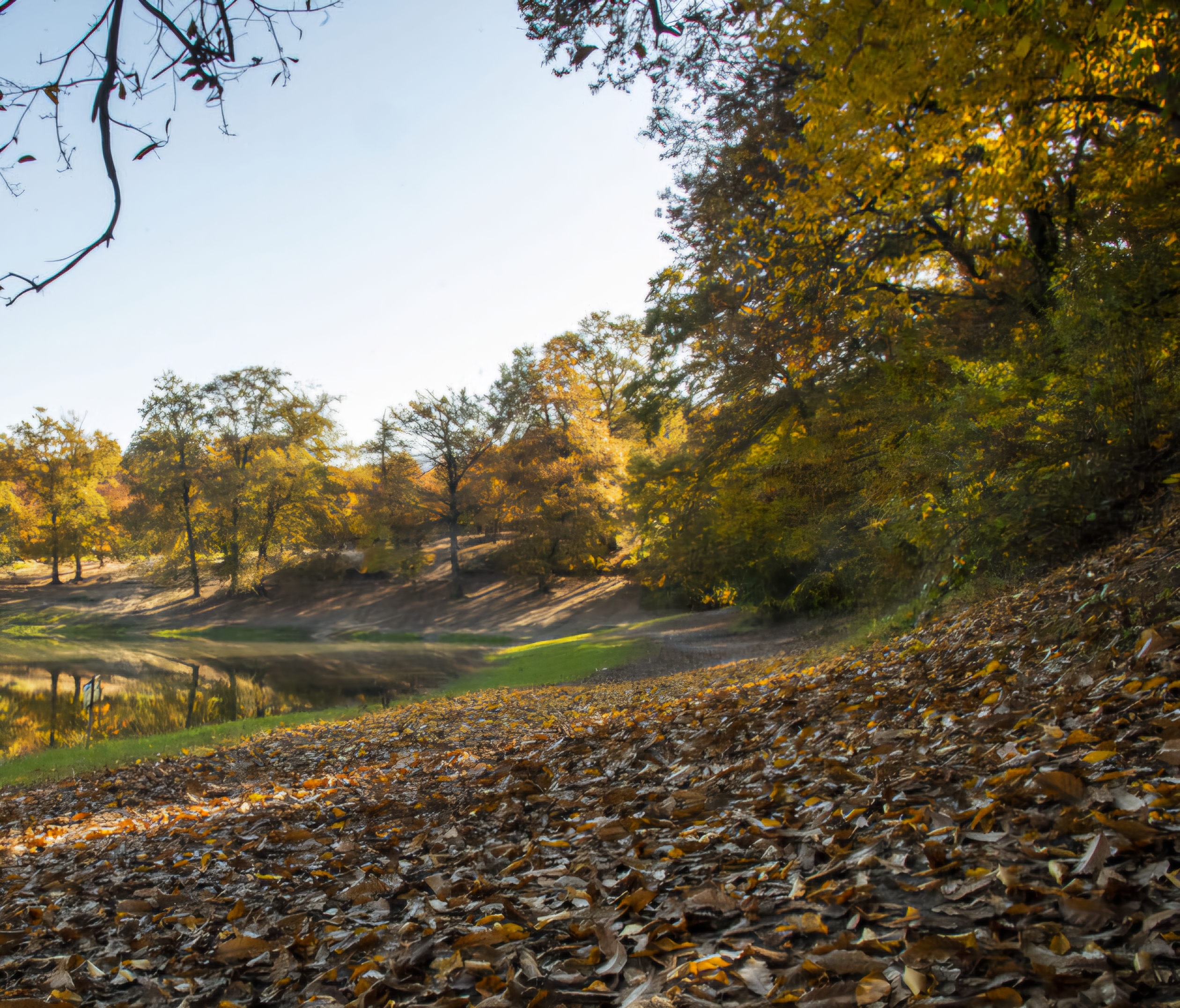 مجموعه تاریخی عباس آباد بهشهر در فصل پاییز