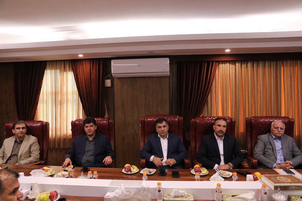 ترکیب جدید هیات رئیسه دور هشتم اتاق اصناف ایران به ریاست قاسم نودهفراهانی از امروز ۵ آذر ۱۴۰۳ آغاز به کار کرد.