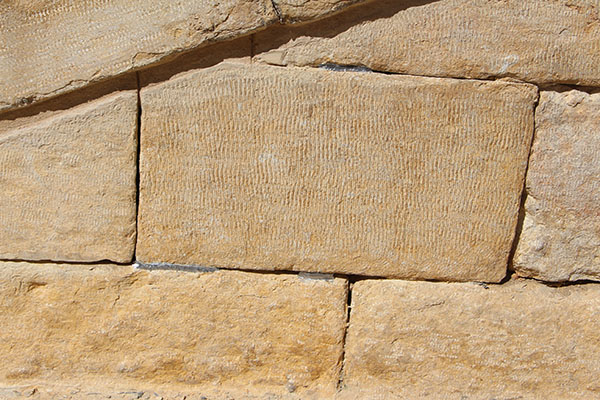 مرمت بلوک های سنگی