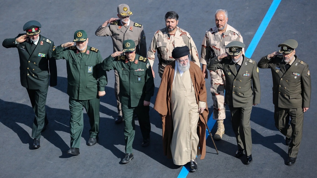 روایت رهبر معظم انقلاب از درخواست فرماندهان نیرو‌های مسلح درباره لبنان