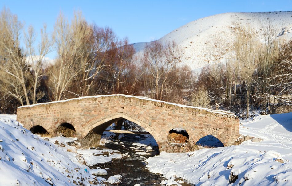 طبیعت برفی روستای لیقوان آذربایجان شرقی در پاییز