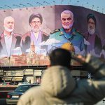 یاد سردار دلها، در آستانه پنجمین سالگرد سردار سپهبد شهید حاج قاسم سلیمانی شهر تهران آماده برپایی مراسم سالگرد سردار دلها شده است.