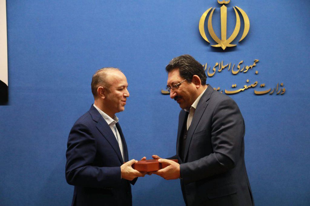 به گزارش شهر مردم به نقل از وزارت صمت، «سیدمحمد اتابک» وزیر صنعت، معدن و تجارت، در حکمی «سیدحامد عاملی» را به‌عنوان سرپرست معاونت صنایع ماشین‌آلات و تجهیزات منصوب کرد.