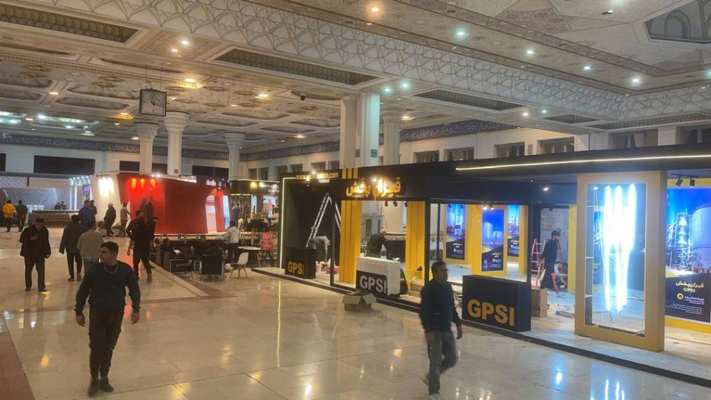 گزارش تصویری آماده‌سازی غرفه‌های هشتمین نمایشگاه بین‌المللی حمل‌ونقل، لجستیک و صنایع وابسته 