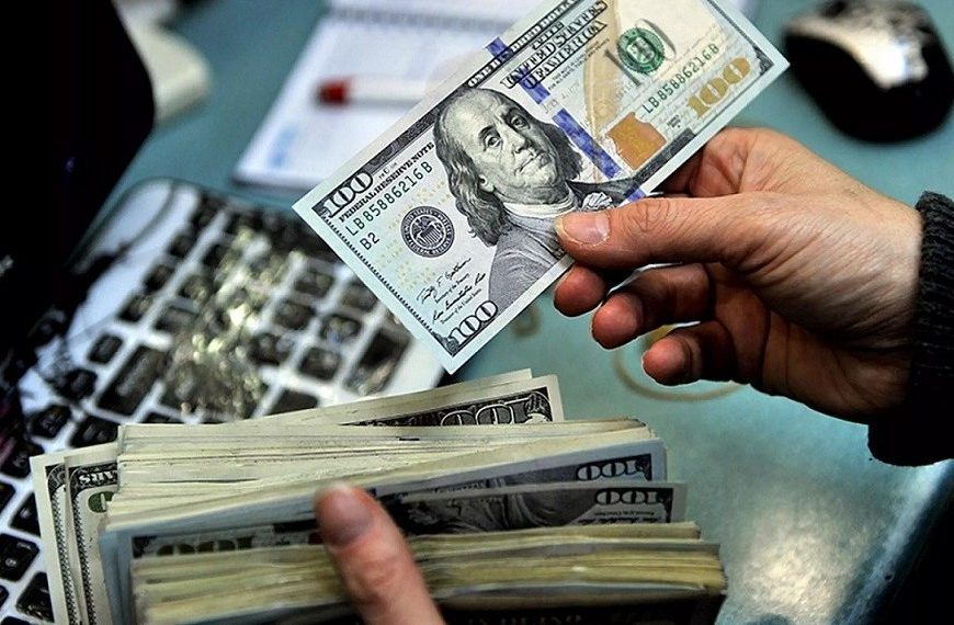 افزایش نرخ دلار و یورو در بازار رسمی ارز