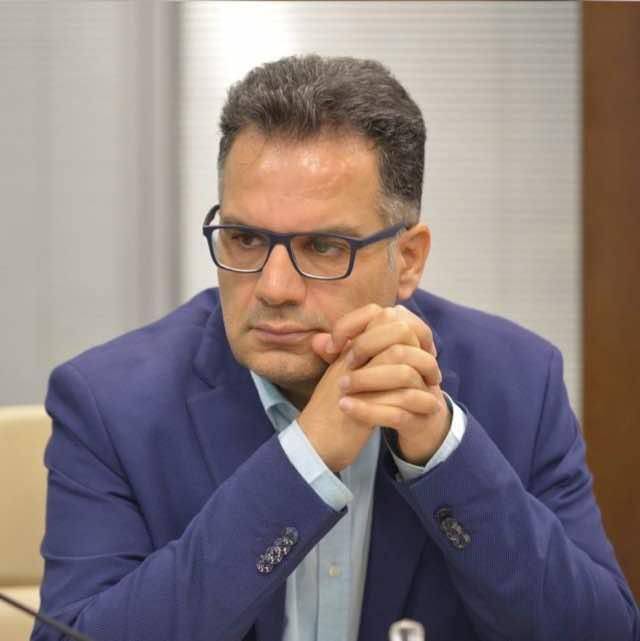 دکتر محمد رضایی، مدیر جدید روابط عمومی و امور اجتماعی چادرملو، دانش‌آموخته علوم ارتباطات و در حال حاضر در مرحله نگارش رساله دکتری ارتباطات است.