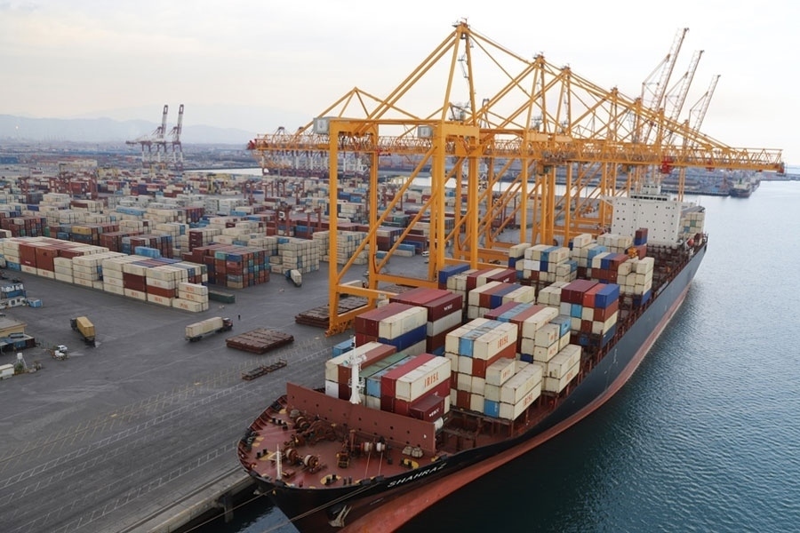 جابجایی بیش از ۹۳ میلیون تُن کالا از بنادر هرمزگان طی سال جاری