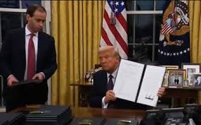 دلار‌هایی که برای اپوزیسیون بر باد رفت