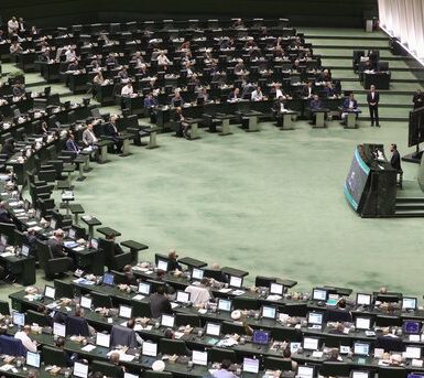 کاهش ساعت کاری کارکنان به ۴۰ ساعت در هفته