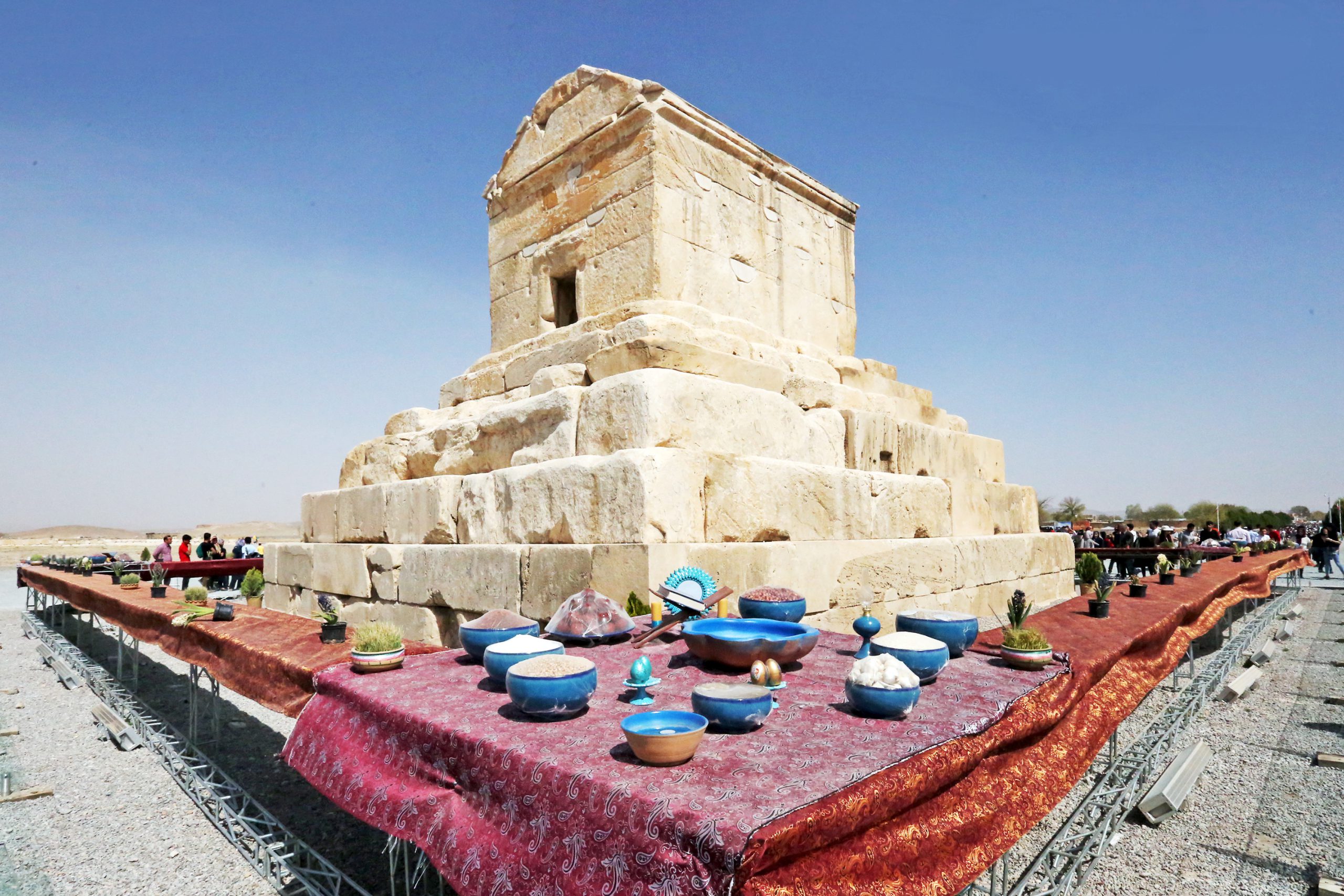 نگاهی به مسیرهای گردشگری تعریف شده شیراز در نوروز 1404