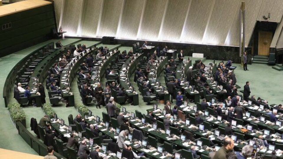 آخرین جلسه مجلس در سال ۱۴۰۳ چگونه گذشت/ پرونده بودجه در پارلمان بسته شد