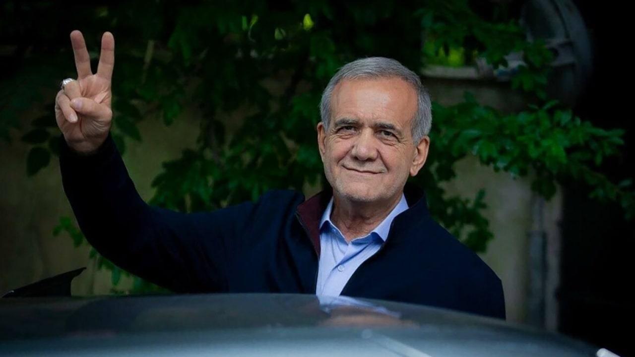 نامه‌ای به پزشکیان؛ مواظب این برگ برنده‌ات باش!