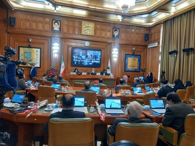 تأمین آب پایتخت و مشکل حفر چاه‌، وزیر نیرو را به شورای شهر می‌آورد/ عدم صرفه‌جویی پیمانکاران فضای سبز در مصرف آب