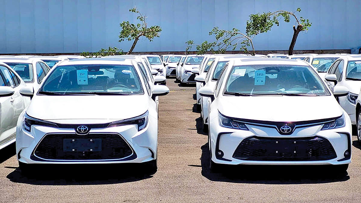 تعرفه واردات همه خودروها، همان ۱۰۰ درصد باقی ماند؛ حتی برقی و هیبریدی