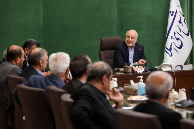 قالیباف: با یک تلاش و اقدام کوچک می‌توان برای کارگران فاقد مسکن، زمین تهیه کرد