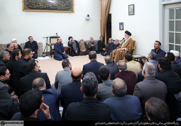 رهبر انقلاب: خط ائمه، خط ایستادگی و استقامت است