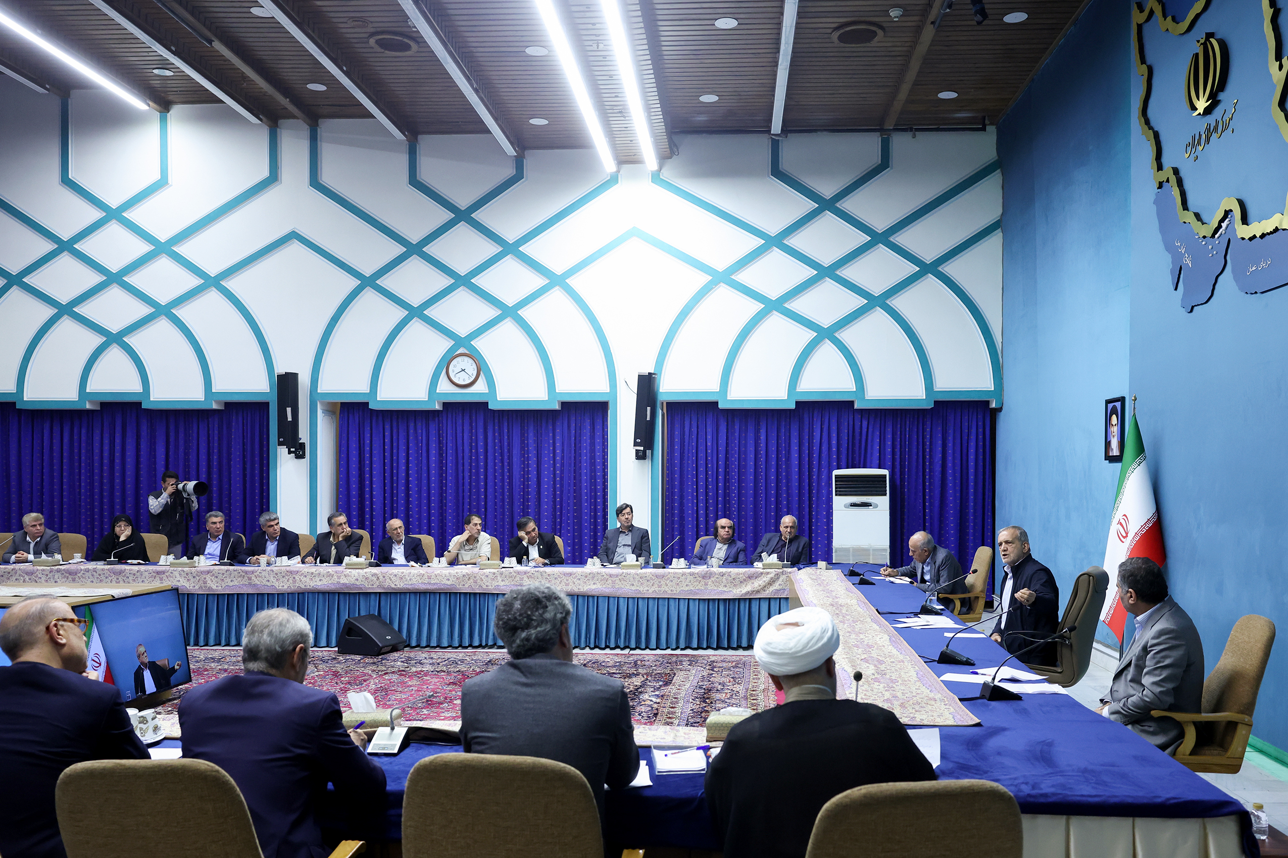 نگاه مثبت دولت چهادهم به احزاب/ در ابتدای راه پروژه «وفاق» هستیم