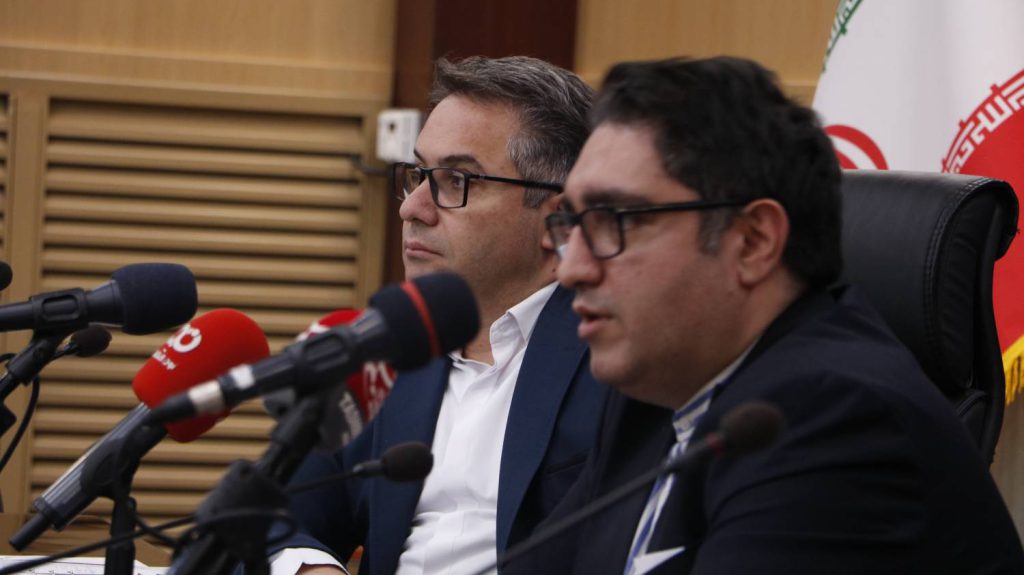 حسن عمیدی، استاد دانشگاه و پژوهشگر حوزه ارتباطات، در نشست با اشاره به تجربیات موفق کشورهای آسیای شرقی تأکید کرد که رسانه و پیوست فرهنگی نقشی تعیینکننده در موفقیت برندها در بازارهای جهانی دارند