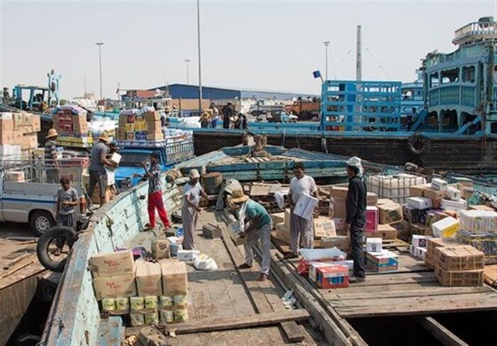 قانون نظارت بر تجارت مرزی به رونق تولید و بازار داخل ضربه می‌زند