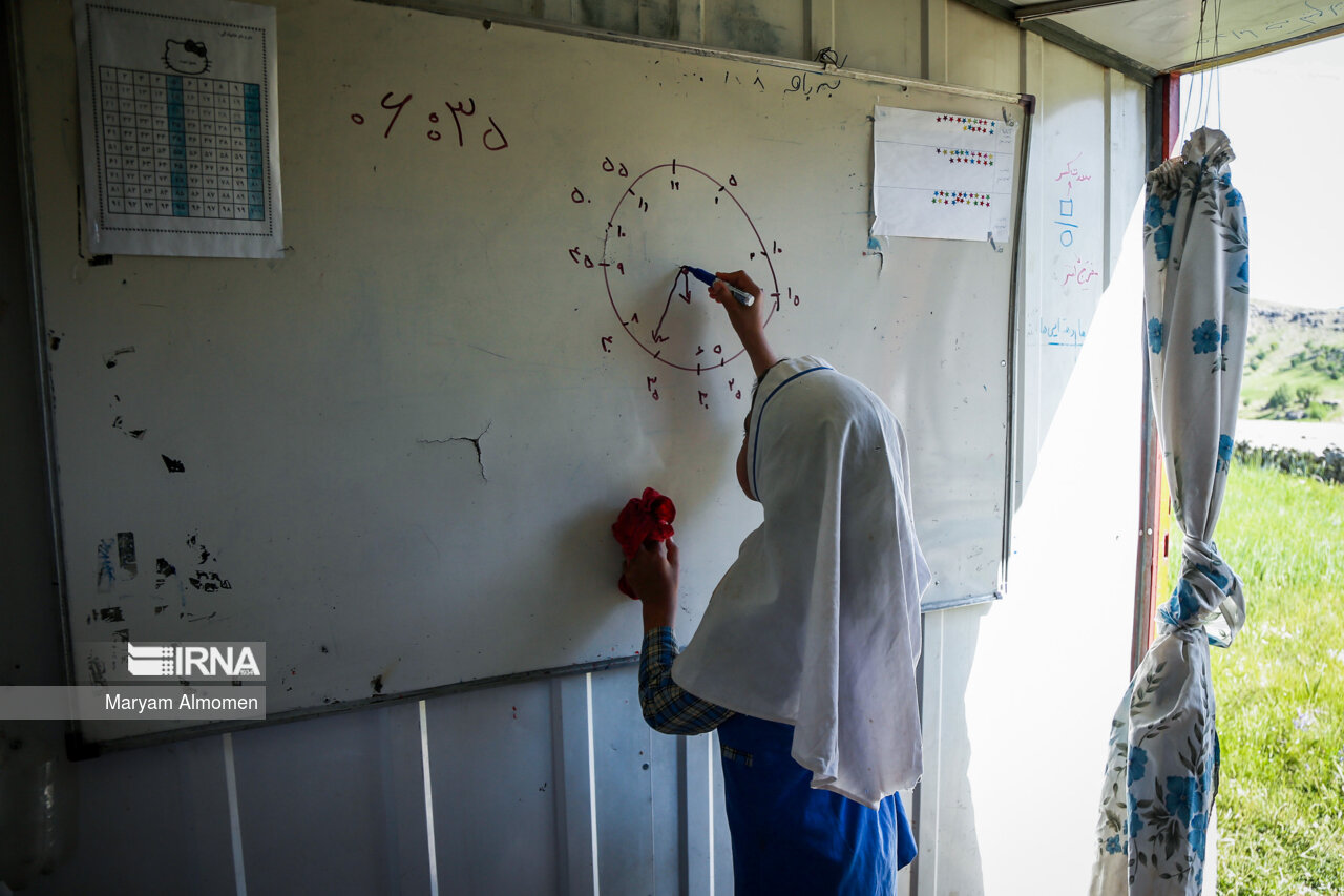 ۸۸۰ هزار دانش‌آموز و دانشجو تحت پوشش هستند/ حمایت از ۲هزار دانش‌آموز بازمانده از تحصیل