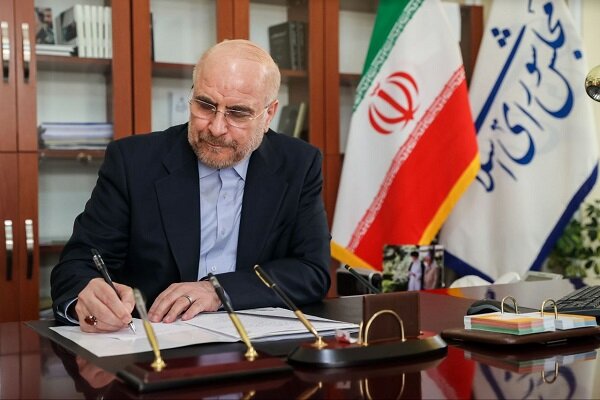 ایرادات رییس مجلس به مصوبه افزایش حقوق کارکنان