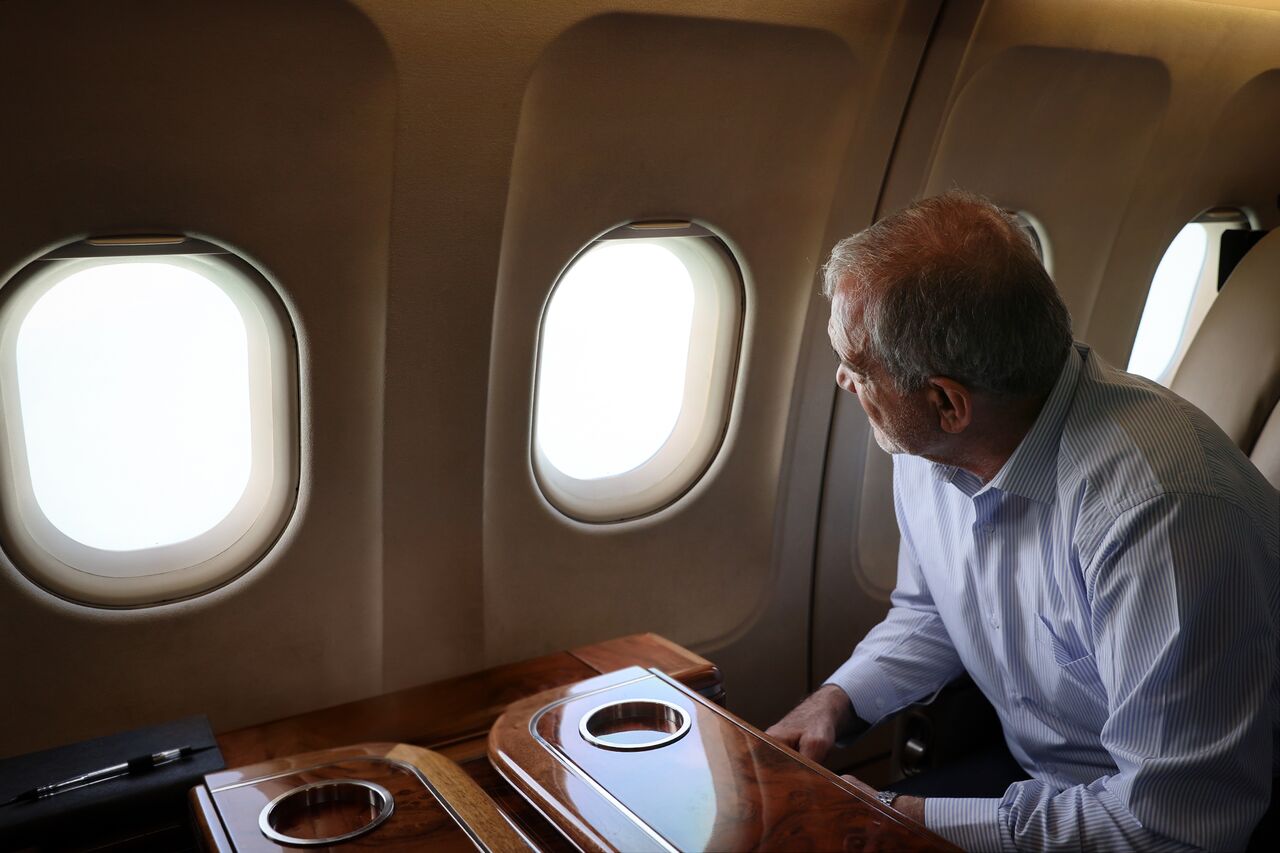 رئیس دولت وفاق در کنار مردم و پایدار به عهد