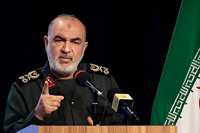 در حالی که در جنگ کاملیم هیچ چیز جنگی نیست