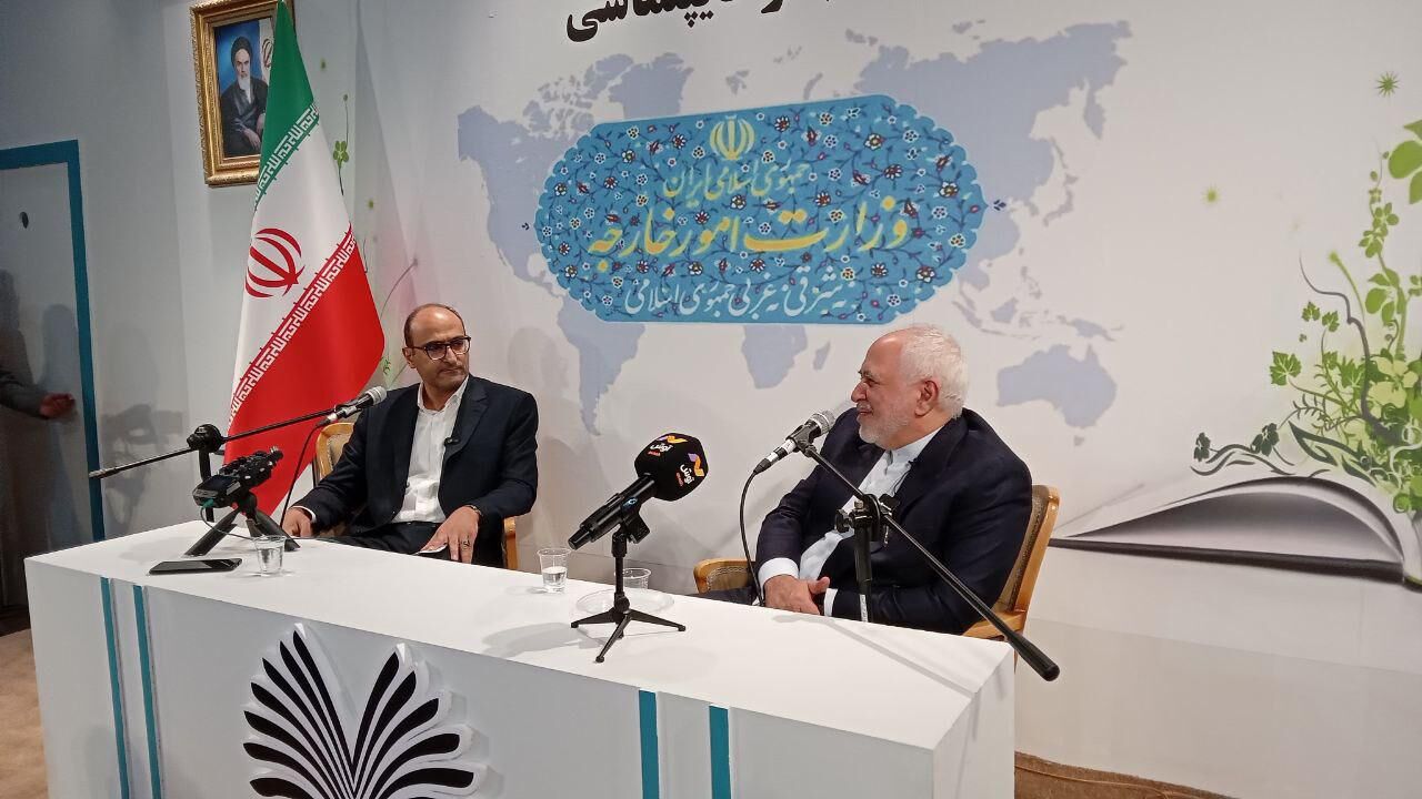 ظریف: دیپلماسی نیاز به صبر دارد/ باید پشت تیم مذاکره‌کننده بایستیم