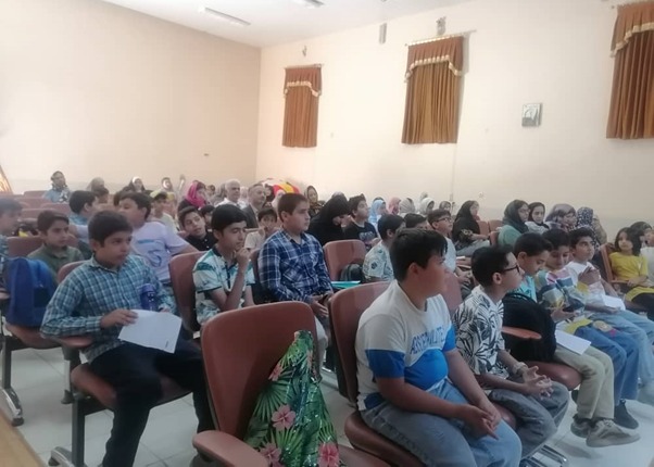 نقد« دم گربه به چه درد می خوره؟ » در فسا 